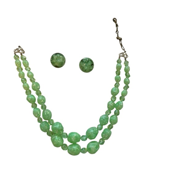 Vintage Coro Green Beaded Two Strand Necklace With Matching Clip on Earrings - Picture 5 of 8